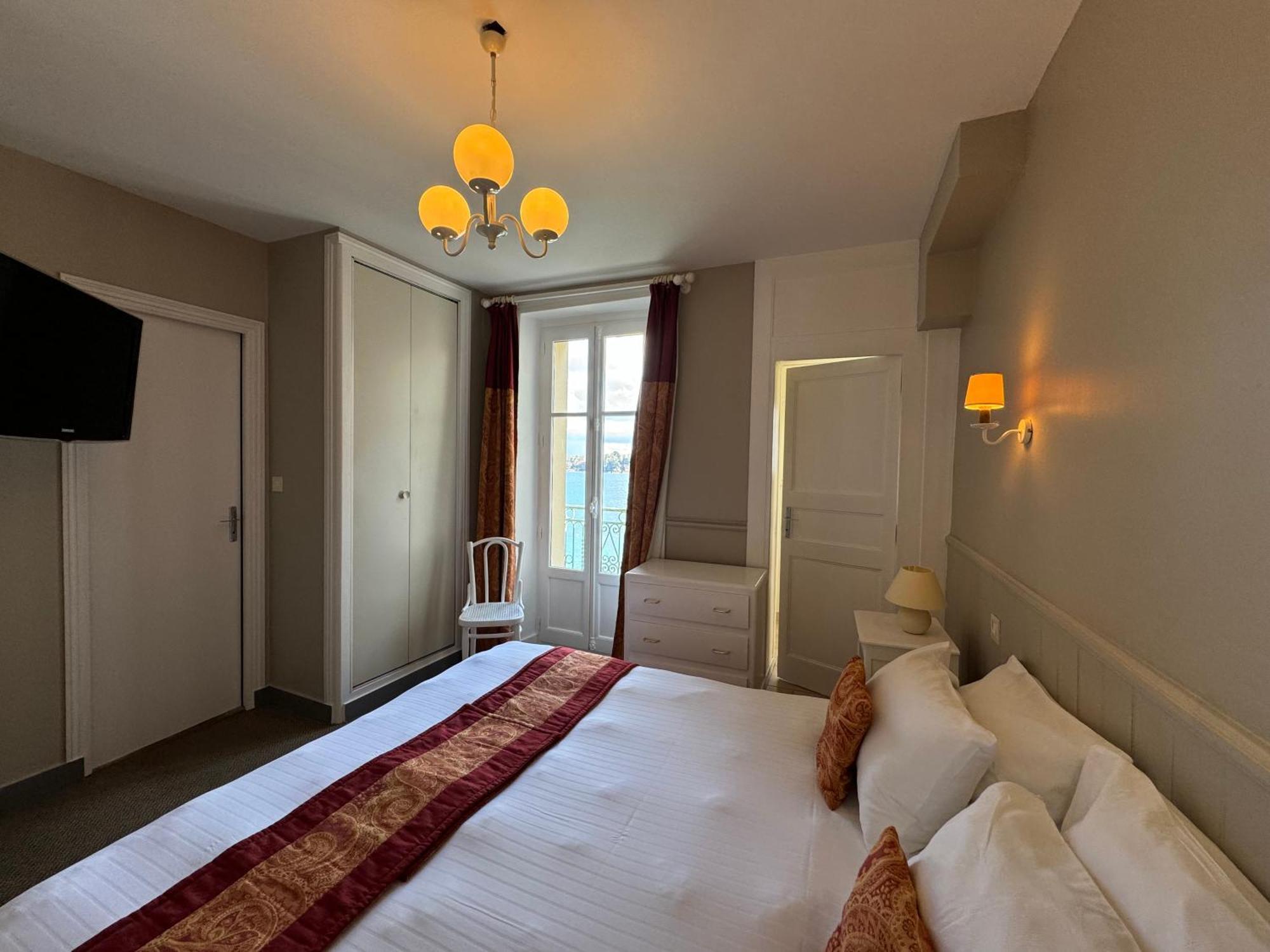 Hotel-Restaurant Printania Динар Экстерьер фото