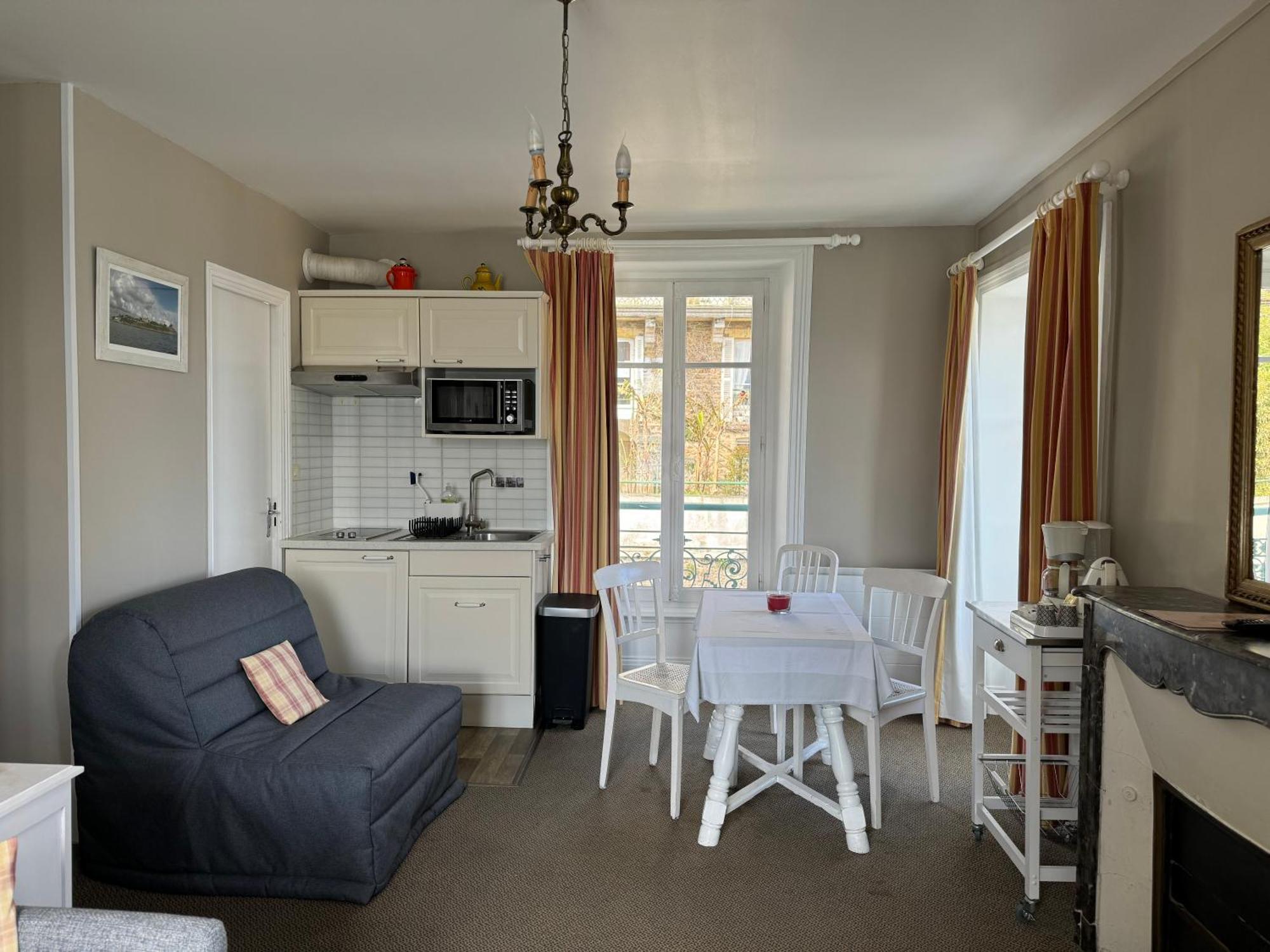 Hotel-Restaurant Printania Динар Экстерьер фото